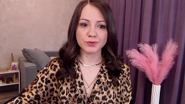 Snapshot of SusanMorado chatting on 11.07.25 SusanMorado online show from 11.07.25