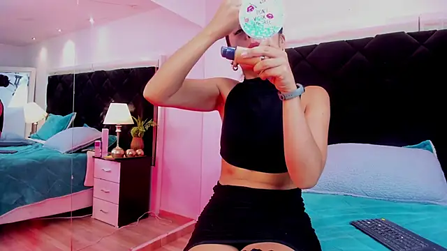 Holly Brensonexx  online show from 01.27.25