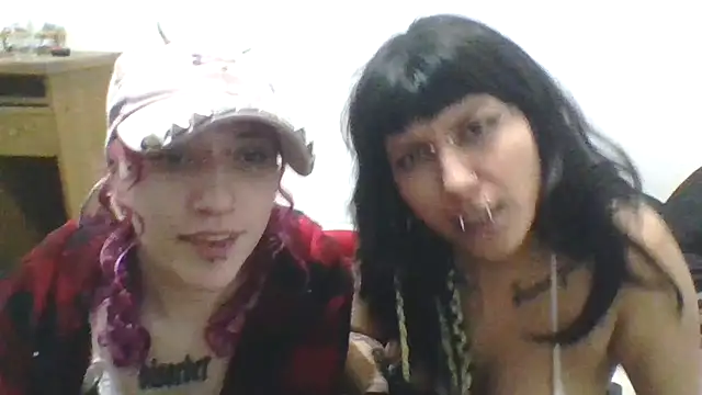 Snapshot of toxikkka chatting on 09.23.25 toxikkka online show from 09.23.25