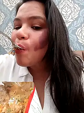 Snapshot of Julieta-tits chatting on 01.31.25 Julieta-tits online show from 01.31.25