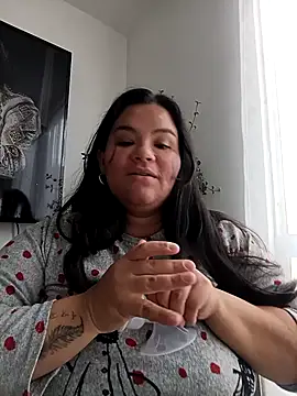 Snapshot of Julieta-tits chatting on 02.16.26 Julieta-tits online show from 02.16.26