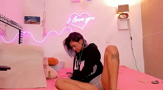 Snapshot of lilith_horny chatting on 12.20.24 lilith horny online show from 12.20.24