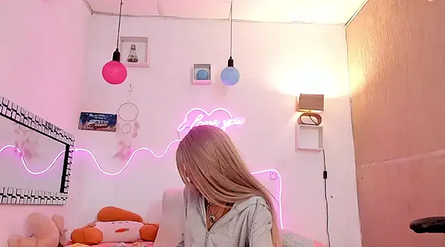 Snapshot of lilith_horny chatting on 03.06.25 lilith horny online show from 03.06.25