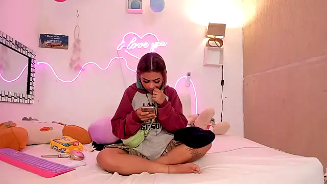 Snapshot of lilith_horny chatting on 03.19.25 lilith horny online show from 03.19.25