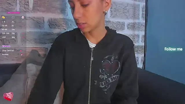 Snapshot of Tamaraakins chatting on 02.06.25 Tamaraakins online show from 02.06.25