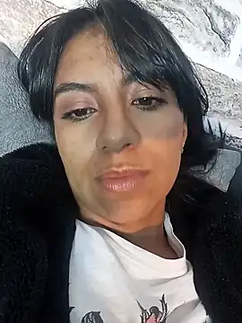 Snapshot of Tamaraakins chatting on 02.06.25 Tamaraakins online show from 02.06.25