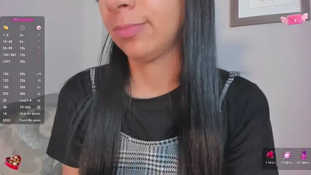 Snapshot of Tamaraakins chatting on 02.26.25 Tamaraakins online show from 02.26.25