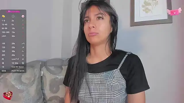 Snapshot of Tamaraakins chatting on 02.26.25 Tamaraakins online show from 02.26.25