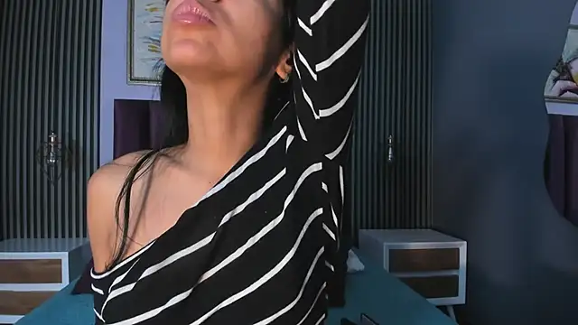 Snapshot of Tamaraakins chatting on 03.01.25 Tamaraakins online show from 03.01.25