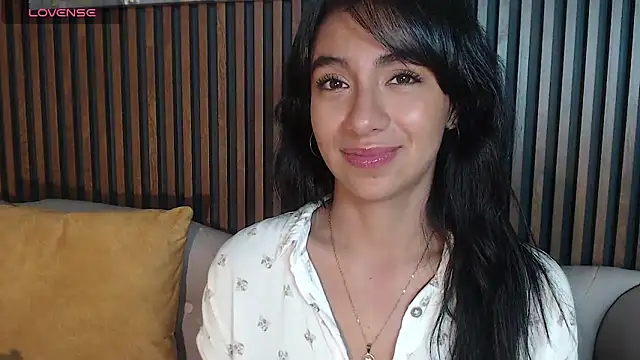 Snapshot of Tamaraakins chatting on 03.19.25 Tamaraakins online show from 03.19.25