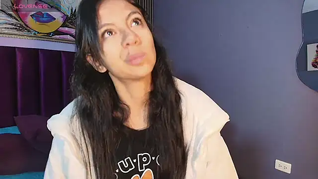 Snapshot of Tamaraakins chatting on 10.07.25 Tamaraakins online show from 10.07.25