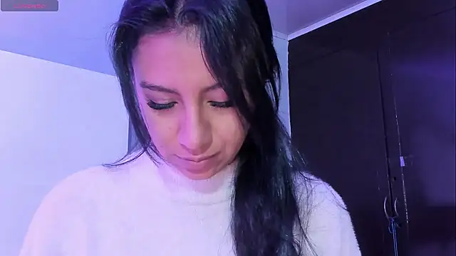 Snapshot of Tamaraakins chatting on 11.28.25 Tamaraakins online show from 11.28.25