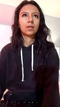 Snapshot of Tamaraakins chatting on 12.05.25 Tamaraakins online show from 12.05.25