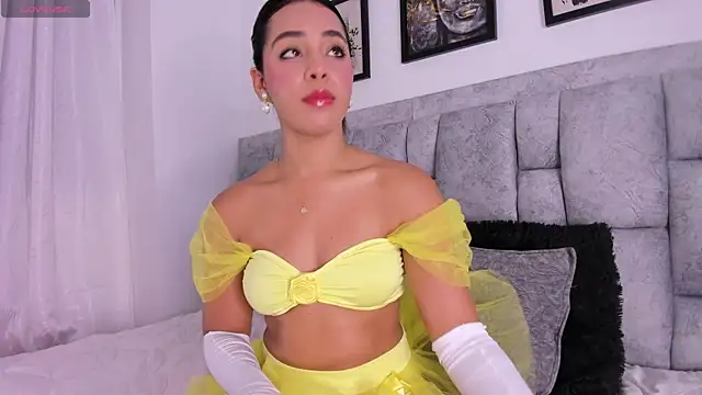 Snapshot of aaryy_ chatting on 06.18.26 aaryy online show from 06.18.26