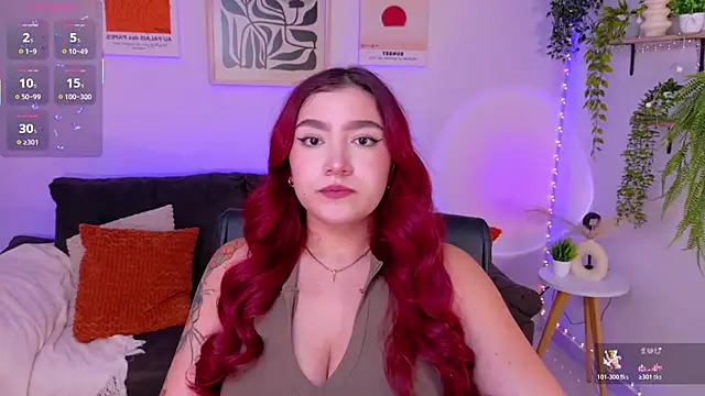 Snapshot of ViolettCastel chatting on 05.19.26 ViolettCastel online show from 05.19.26