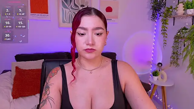 Snapshot of ViolettCastel chatting on 05.23.26 ViolettCastel online show from 05.23.26