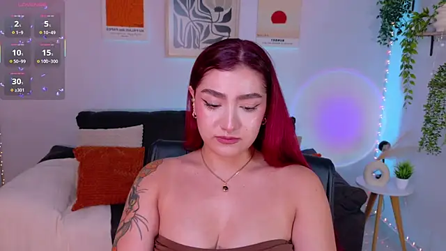 Snapshot of ViolettCastel chatting on 06.24.26 ViolettCastel online show from 06.24.26