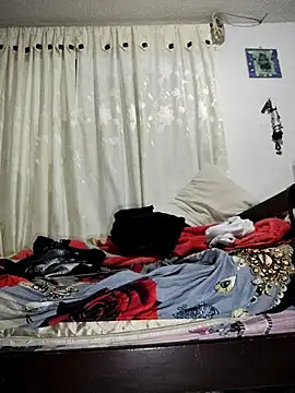 Snapshot of Rolblue chatting on 10.29.25 Rolblue online show from 10.29.25