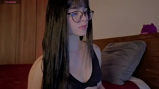 Snapshot of Roxxy_mora chatting on 06.28.26 Roxxy mora online show from 06.28.26
