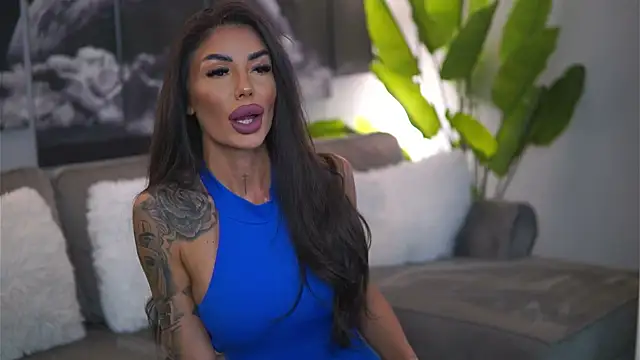 RaquelleVon online show from 09.12.25