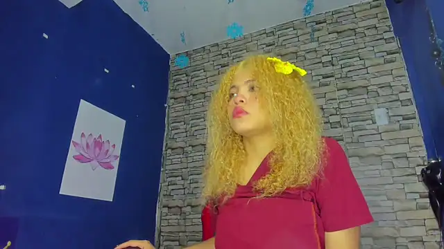 Snapshot of sofiacastillo01 chatting on 02.16.25 sofiacastillo01 online show from 02.16.25