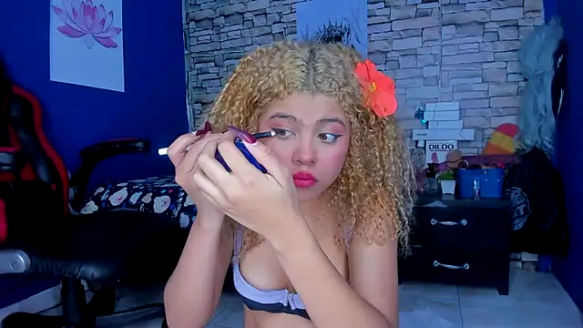 Snapshot of sofiacastillo01 chatting on 02.27.25 sofiacastillo01 online show from 02.27.25