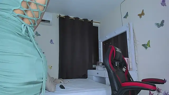 Snapshot of sofiacastillo01 chatting on 10.03.25 sofiacastillo01 online show from 10.03.25