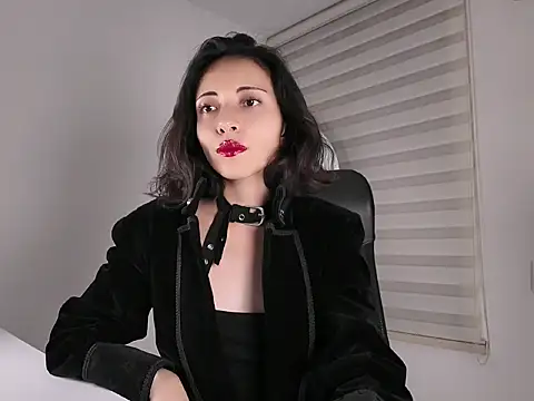 Snapshot of Edranah chatting on 10.30.25 Edranah online show from 10.30.25