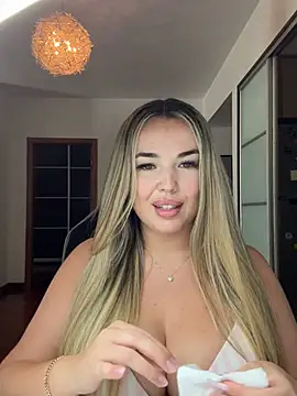 Snapshot of EvaSunderland chatting on 01.12.26 EvaSunderland online show from 01.12.26