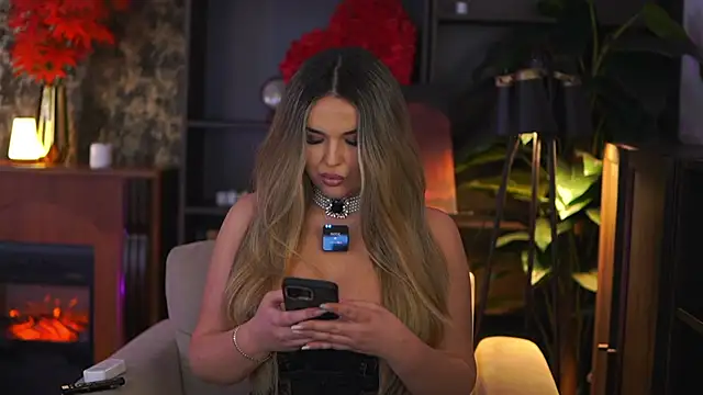 Snapshot of EvaSunderland chatting on 04.11.26 EvaSunderland online show from 04.11.26