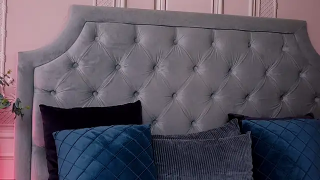 LucyAddison online show from 02.11.25