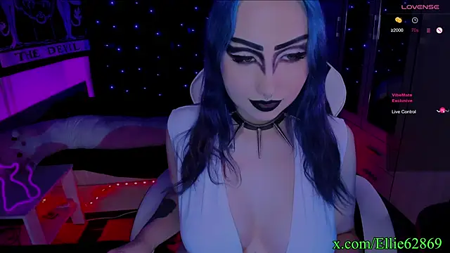 Snapshot of Kitty_goth chatting on 12.21.24 Kitty goth online show from 12.21.24