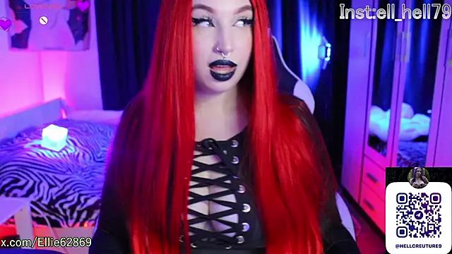 Snapshot of Kitty_goth chatting on 09.22.25 Kitty goth online show from 09.22.25