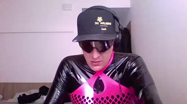 Bigthroaterboy online show from 03.11.25