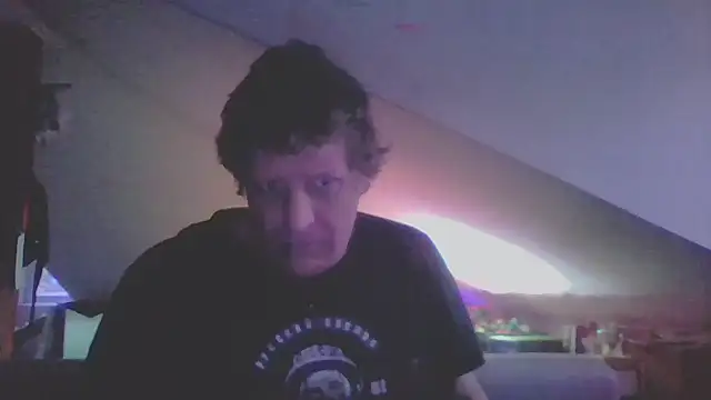 Snapshot of Bigthroaterboy chatting on 05.13.26 Bigthroaterboy online show from 05.13.26
