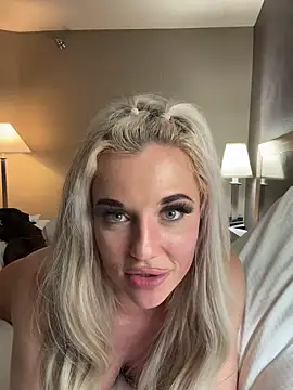 Snapshot of JayJayPink chatting on 01.27.25 JayJayPink online show from 01.27.25