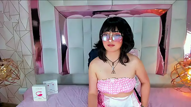 SaraMartini1 online show from 03.17.25