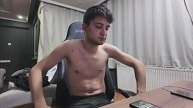 Snapshot of istebenboylebiradamim chatting on 12.13.24 istebenboylebiradamim online show from 12.13.24