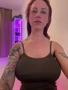 Snapshot of SmilingDutchie chatting on 03.22.25 SmilingDutchie online show from 03.22.25