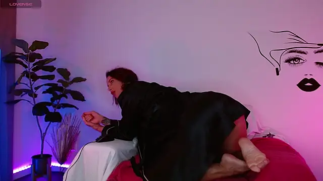 Snapshot of SmilingDutchie chatting on 11.12.25 SmilingDutchie online show from 11.12.25