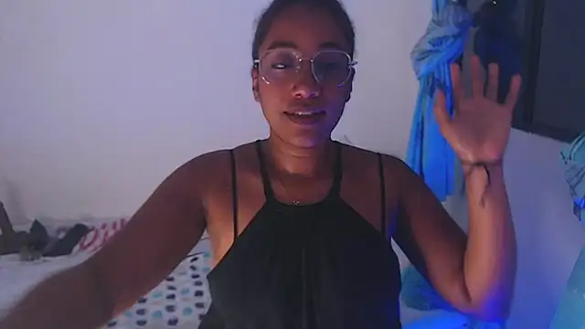 Snapshot of Ahlya chatting on 09.25.25 Ahlya online show from 09.25.25