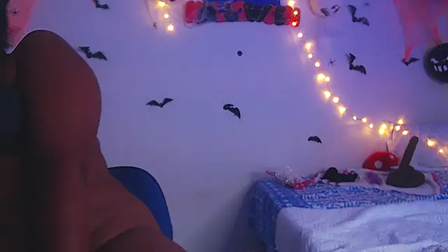 Snapshot of Ahlya chatting on 10.24.25 Ahlya online show from 10.24.25