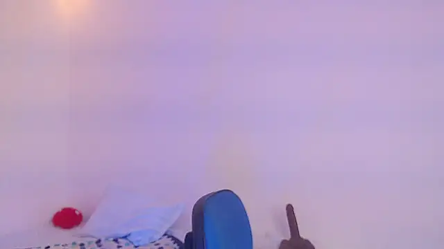 Snapshot of Ahlya chatting on 11.28.25 Ahlya online show from 11.28.25