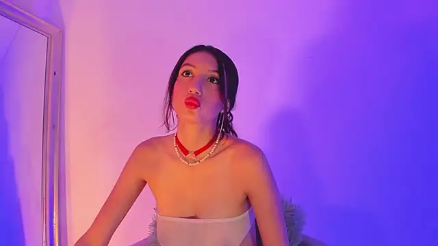 LyaEvanss online show from 10.18.25