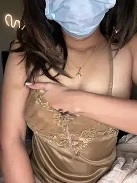 Snapshot of HotIndianCouple__8 chatting on 12.15.24 HotIndianCouple 8 online show from 12.15.24