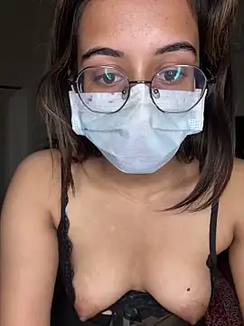 Snapshot of HotIndianCouple__8 chatting on 01.04.25 HotIndianCouple 8 online show from 01.04.25