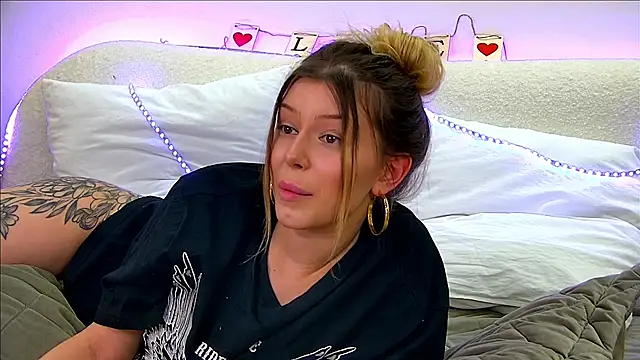 LiliaBianka online show from 02.17.25