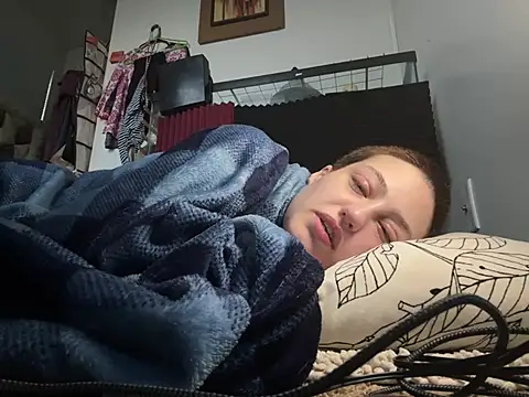 Snapshot of Starving4Cock chatting on 02.07.25 Starving4Cock online show from 02.07.25