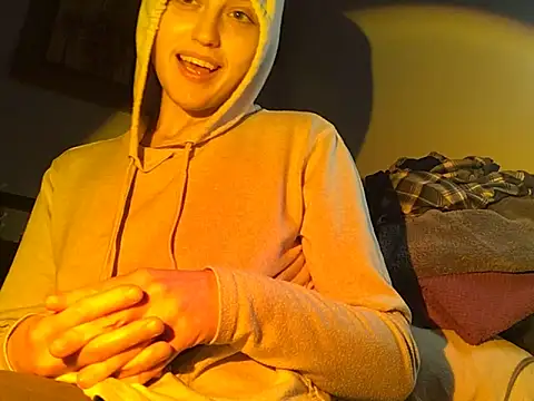 Snapshot of Starving4Cock chatting on 02.09.25 Starving4Cock online show from 02.09.25