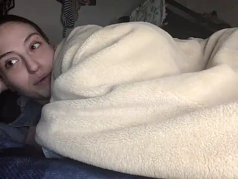 Snapshot of Starving4Cock chatting on 02.14.25 Starving4Cock online show from 02.14.25